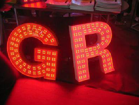 咸宁LED发光字常见的安装误区。