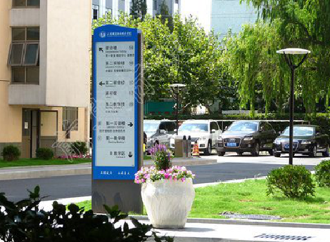 咸宁哪些因素影响宣传栏的制作？